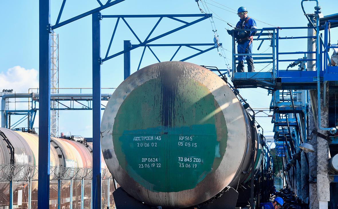 A kormány teljes tilalmat rendel el a benzinexportra április 1-jétől